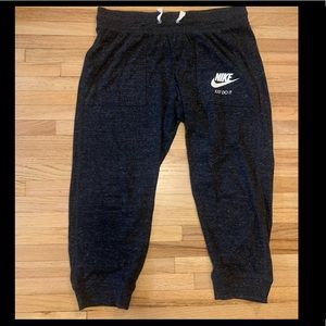 Nike Crop Joggers